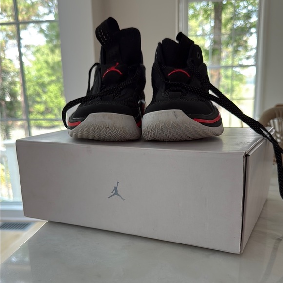 Jordan Air XXXVI Black and Infrared Sneakers. Size Y 7.